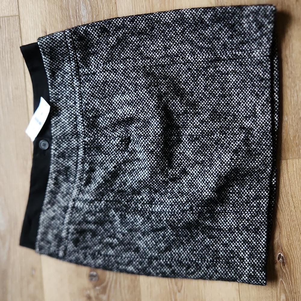 NWT Black and White LOFT Skirt Size 4